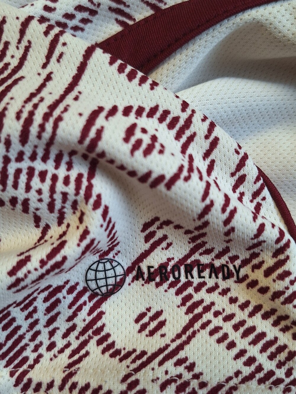 Adidas Original Mexico FIFA 2022 World Cup Away Burgundy And Cream Jersey - Picture 8 of 9